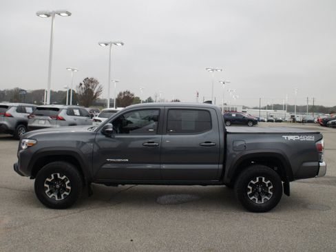 Used 2023 Toyota Tacoma TRD Off-Road image 11
