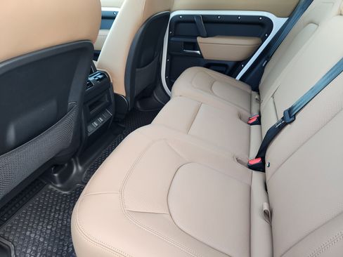 New 2026 Land Rover Defender 110 X-Dynamic SE image 30