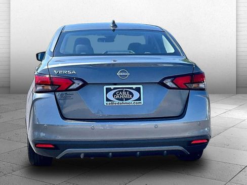 Used 2025 Nissan Versa SV FWD image 3
