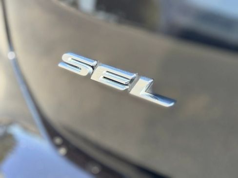 Used 2024 Ford Edge SEL w/ Convenience Package AWD/4WD image 9
