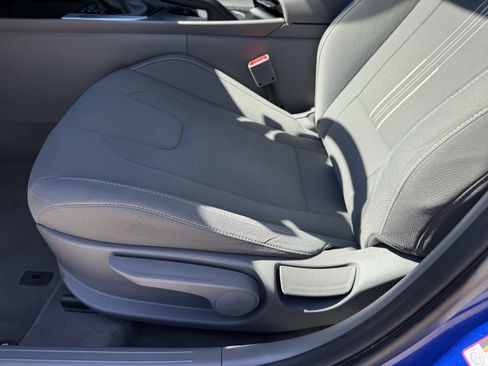 Used 2024 Hyundai Elantra SEL image 28