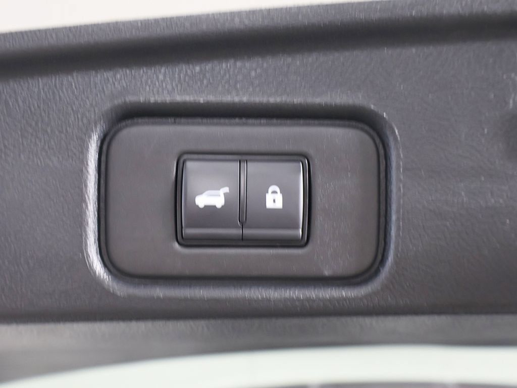 Used 2024 Nissan Pathfinder SL AWD/4WD image 23