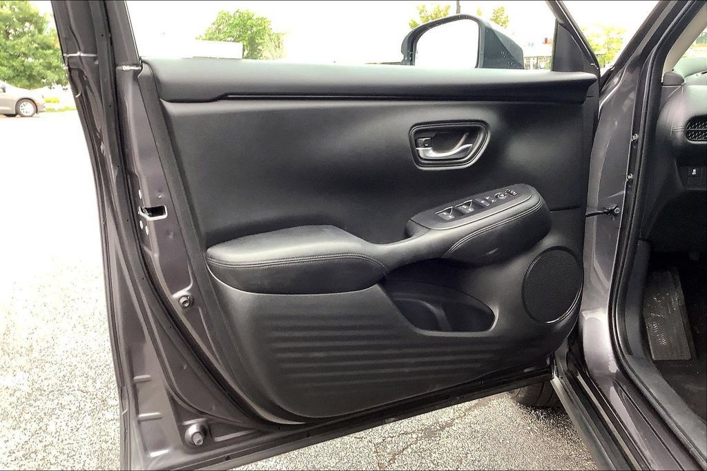 Used 2024 Honda HR-V LX image 26