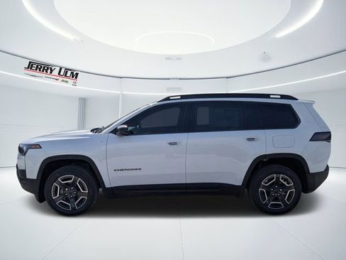 New 2026 Jeep Cherokee Laredo AWD/4WD image 7