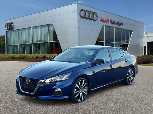 Used 2022 Nissan Altima 2.5 SR image 1