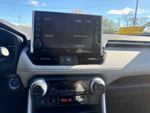 Used 2022 Toyota RAV4 Limited AWD/4WD image 9