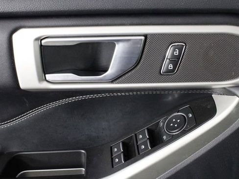 Used 2021 Ford Explorer XLT w/ Equipment Group 202A image 19