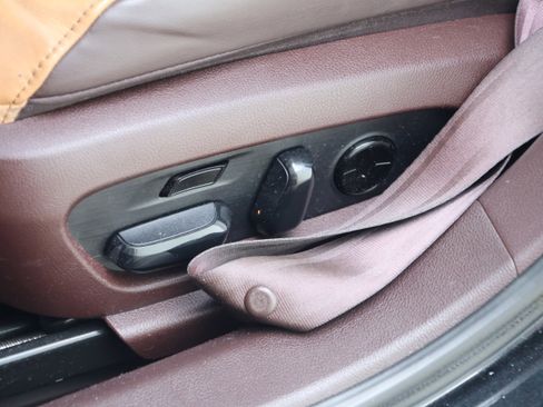 Used 2019 Lexus ES 350 Ultra Luxury w/ Accessory Package 2 image 32