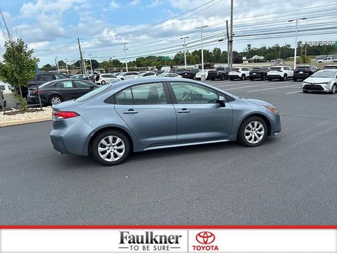 Certified 2025 Toyota Corolla LE FWD image 7