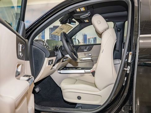 Used 2026 Mercedes-Benz GLB 250 4MATIC image 20