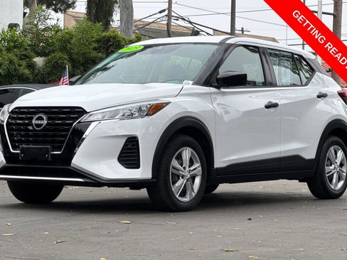 Used 2023 Nissan Kicks S image 8