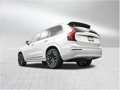New 2026 Volvo XC90 T8 Ultra w/ Protection Package Premier AWD/4WD image 24