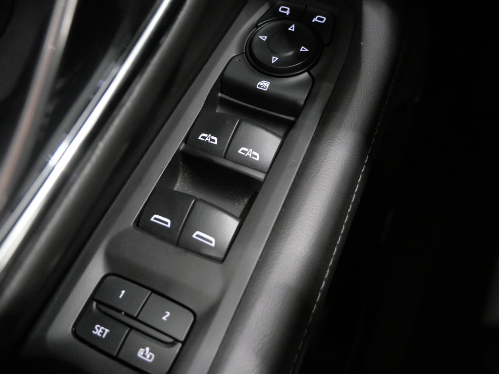 Used 2024 Chevrolet Tahoe LT AWD/4WD image 12