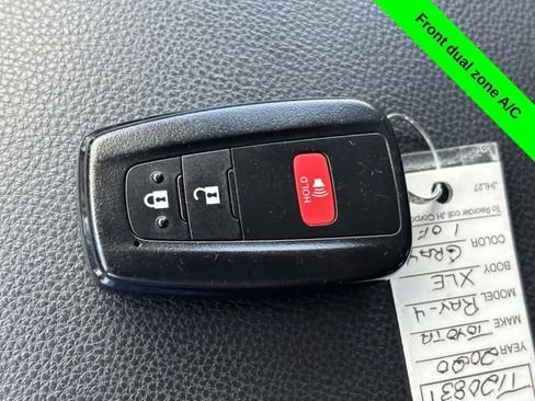 Used 2020 Toyota RAV4 XLE AWD/4WD image 22