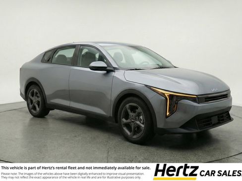 Used 2025 Kia K4 LXS image 1