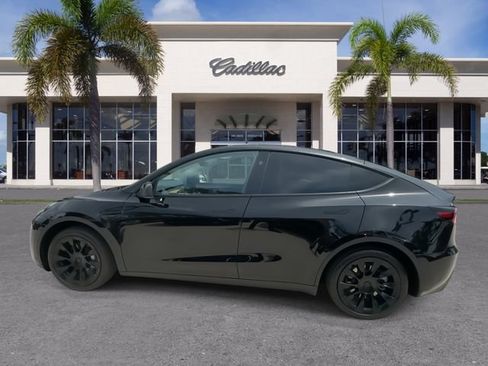 Used 2024 Tesla Model Y Long Range RWD image 9