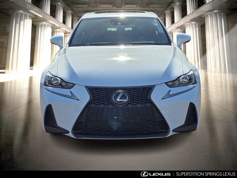 Used 2018 Lexus IS 300 image 9