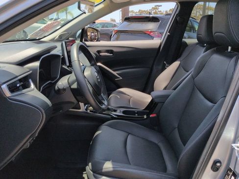 Used 2024 Toyota Corolla Cross XLE w/ Convenience Package AWD/4WD image 20