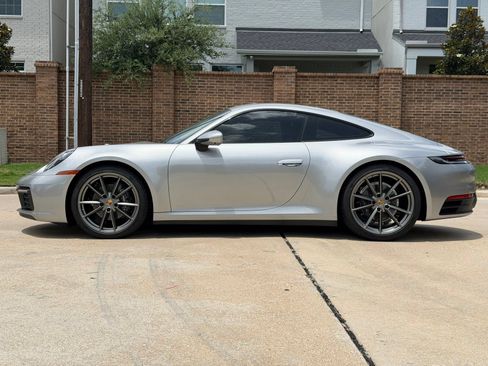 Used 2024 Porsche 911 Carrera 4 AWD/4WD image 11