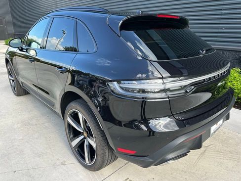 Used 2025 Porsche Macan image 3