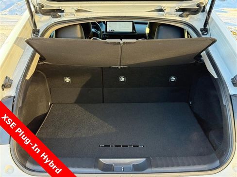 Used 2024 Toyota Prius Prime image 9