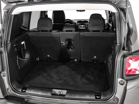 Used 2019 Jeep Renegade Latitude w/ Popular Equipment Group image 47