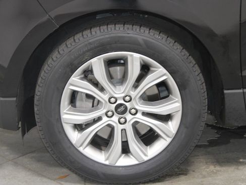 Used 2024 Ford Edge Titanium AWD/4WD image 18