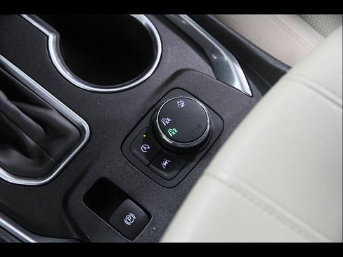 Used 2022 Chevrolet Traverse LS w/ LPO, Black Accent Package AWD/4WD image 15