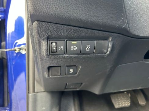 Used 2023 Toyota Corolla Cross SE image 17