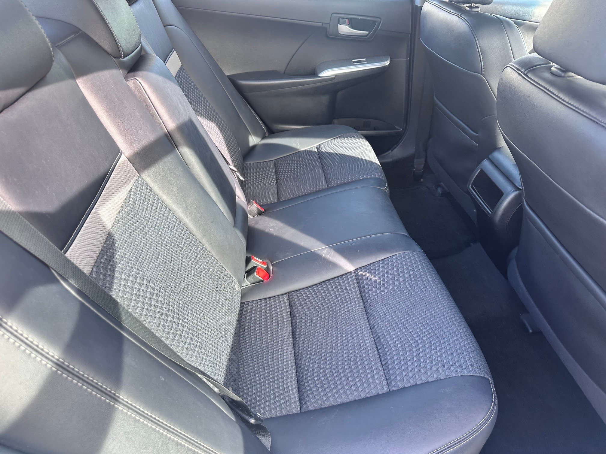 Used 2014 Toyota Camry SE FWD image 8