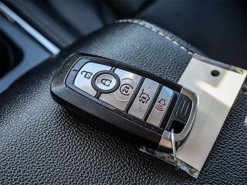 Used 2024 Ford Expedition XLT image 36