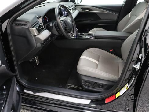 Certified 2025 Toyota Camry SE image 14