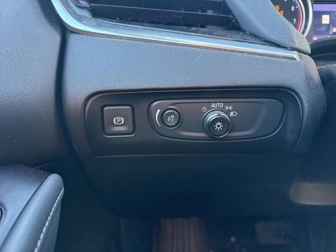 Used 2020 Buick Enclave Essence w/ Sound and Sites Package image 23