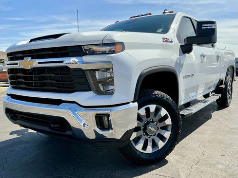 Used 2024 Chevrolet Silverado 2500 LT w/ All Star Edition image 3