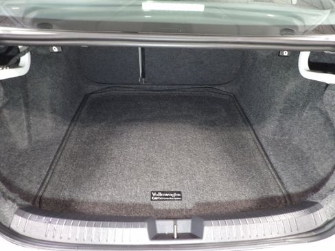 Used 2025 Volkswagen Jetta SE w/ Sunroof Package FWD image 7
