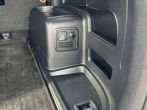 Used 2016 Toyota 4Runner SR5 Premium image 16