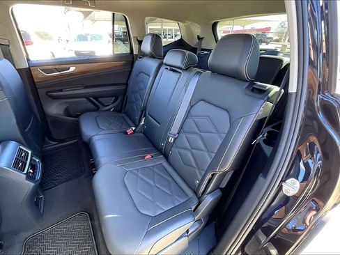 Used 2025 Volkswagen Atlas SE w/ Panoramic Sunroof Package image 20