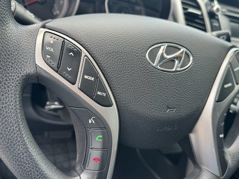 Used 2017 Hyundai Elantra GT FWD image 20