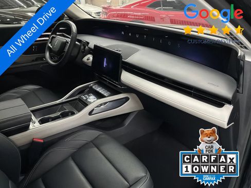 Used 2025 Lincoln Nautilus Premier AWD/4WD image 17