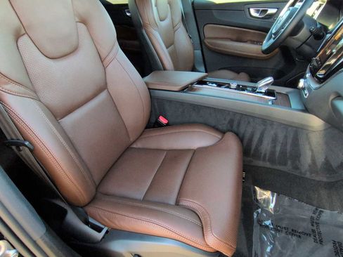 Used 2025 Volvo XC60 T8 Ultra image 22