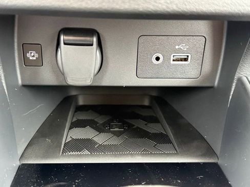 New 2025 Nissan Versa SV w/ Trunk Package image 27