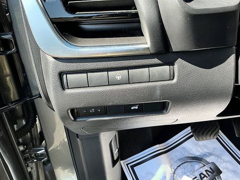 Certified 2023 Nissan Rogue SV w/ SV Premium Package FWD image 13