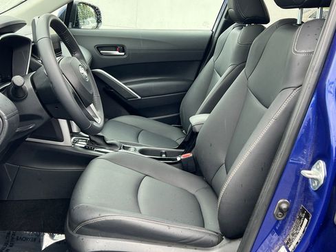 Used 2023 Toyota Corolla Cross XLE w/ Convenience Package AWD/4WD image 7