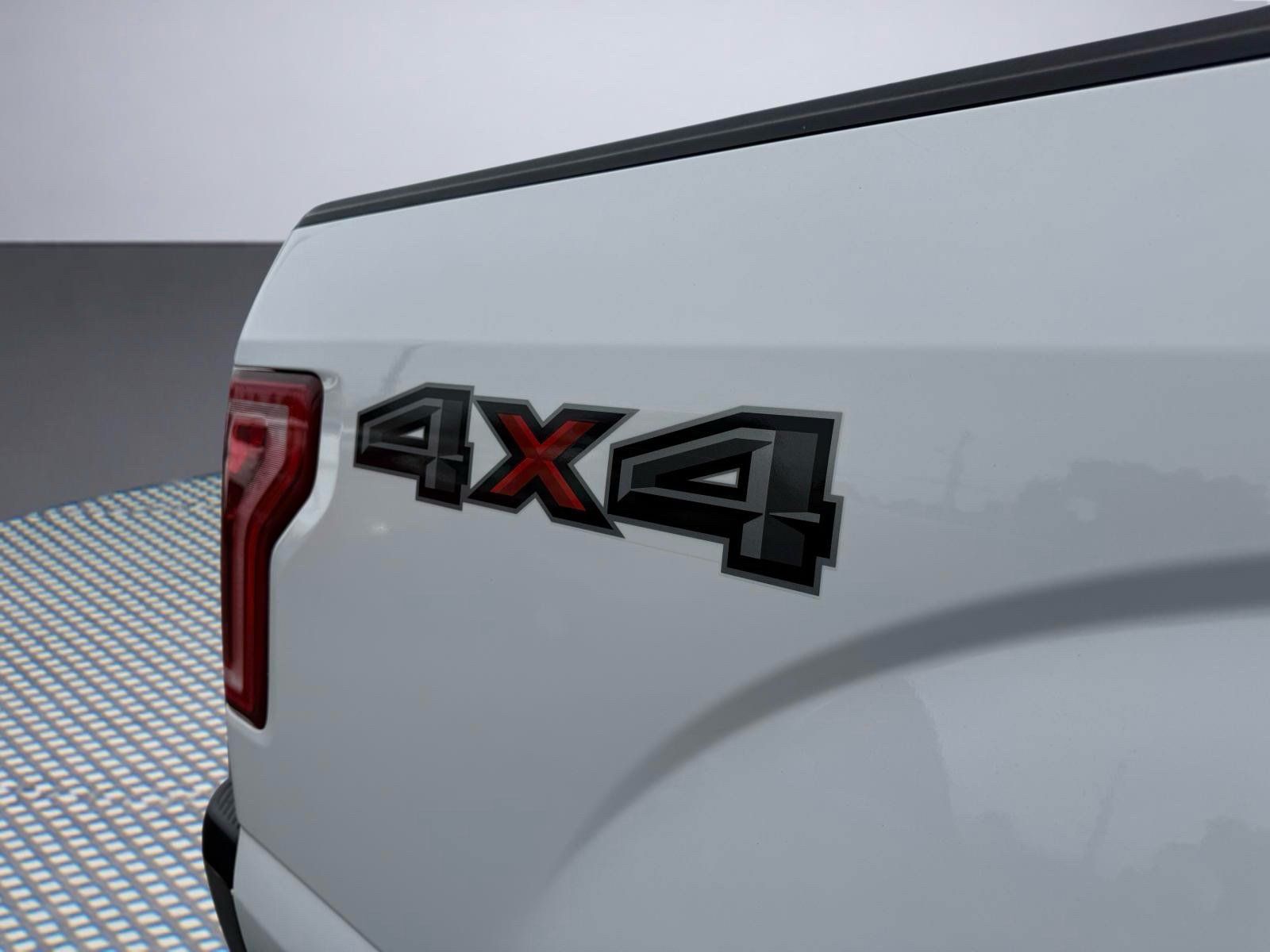 Used 2016 Ford F150 XLT AWD/4WD image 12