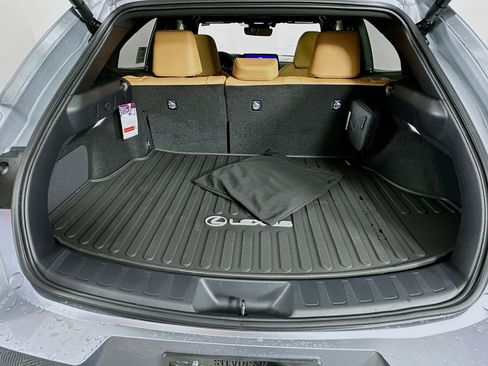 New 2025 Lexus UX 300h AWD image 29