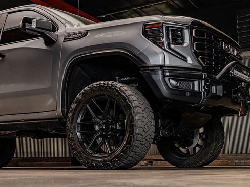 Used 2023 GMC Sierra 1500 AT4X w/ AT4X AEV Edition AWD/4WD image 11