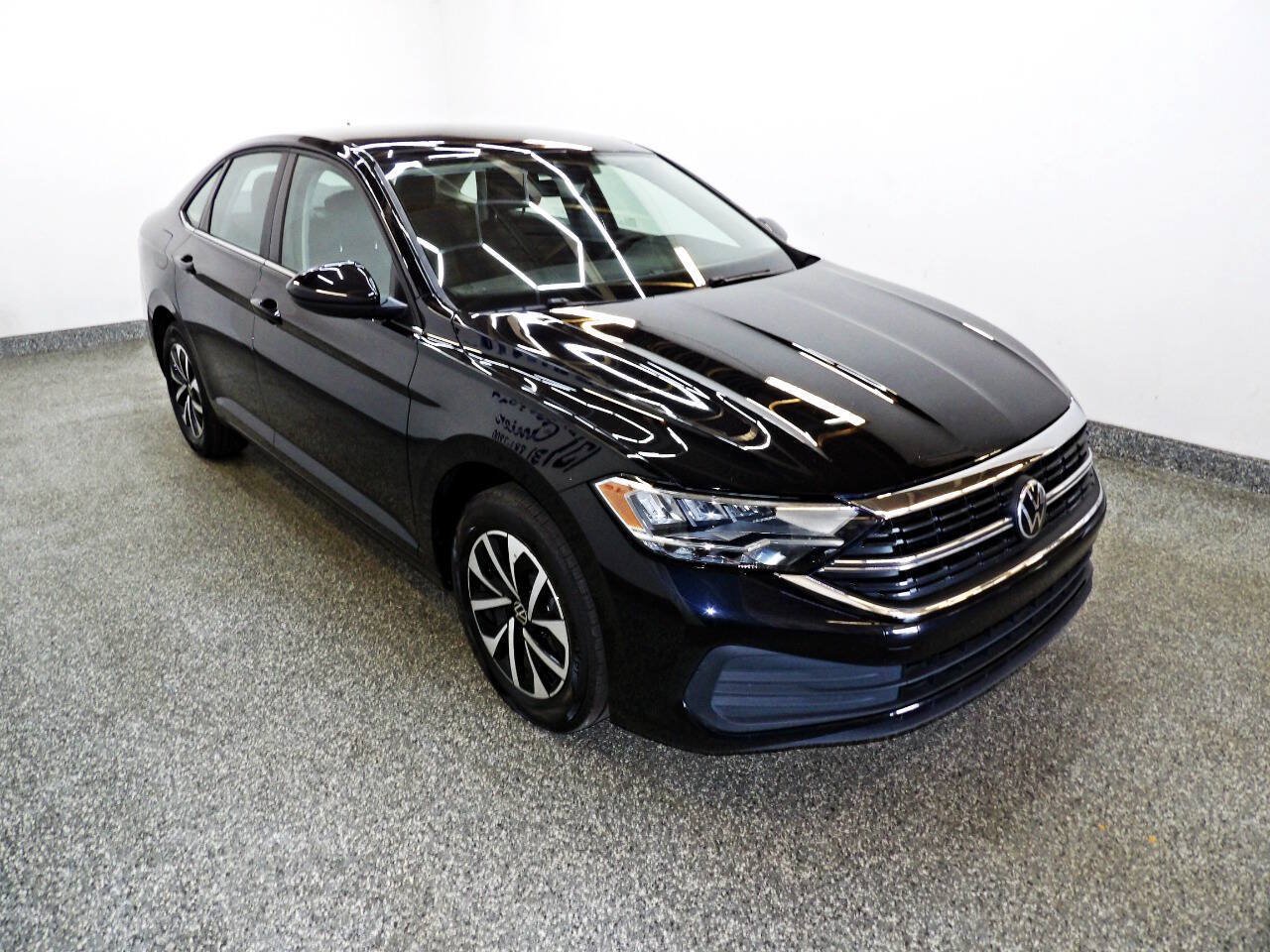 Used 2024 Volkswagen Jetta S FWD image 3