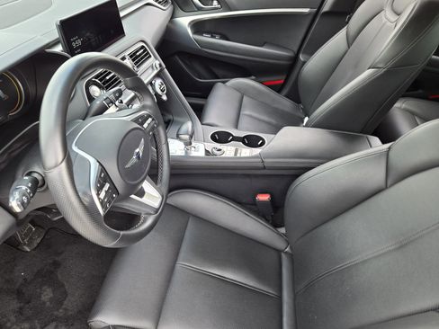 Used 2022 Genesis G70 2.0T image 11