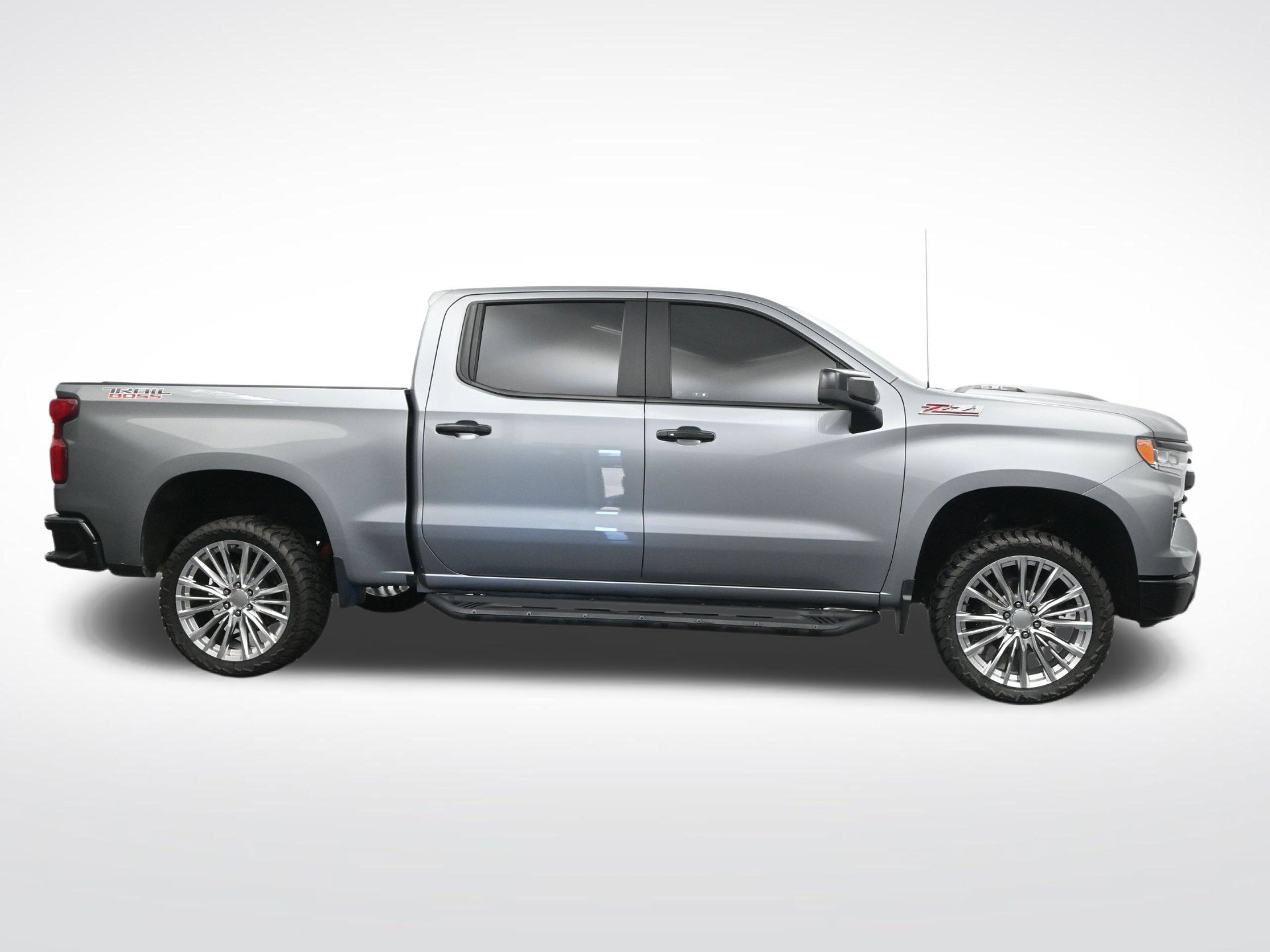 Used 2025 Chevrolet Silverado 1500 LT Trail Boss w/ Convenience Package II AWD/4WD image 4