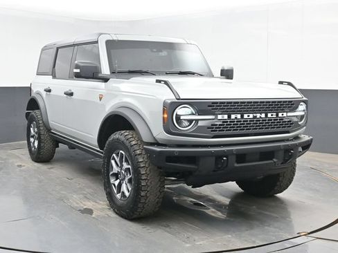 Used 2024 Ford Bronco Badlands AWD/4WD image 2